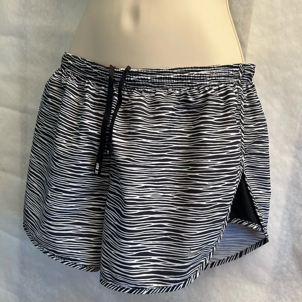 Nike Dry Fit Equilibrium Modern Tempo lined shorts w/side mesh panels Sz-S.   X3